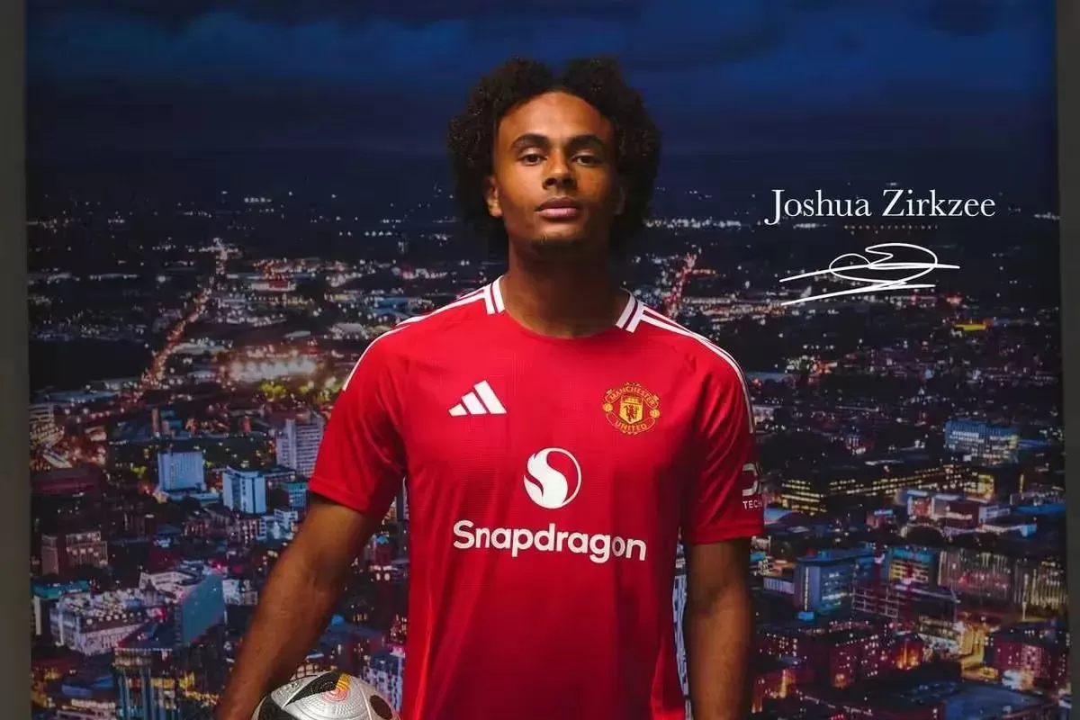 Joshua Zirkzee resmi berseragam Manchester United setelah gabung dari klub Italia Bologna pada Minggu (14/7/2024). ANTARA/Manutd.com 